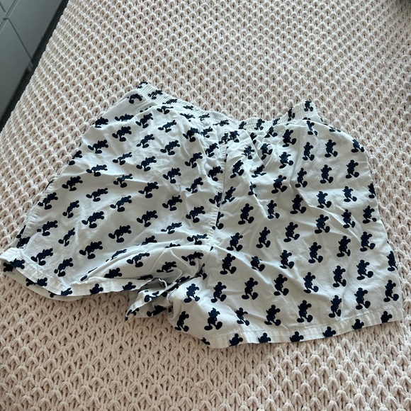 Súper comfy and cute Mickey Mouse pijama Shorts - Picture 3 of 4